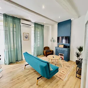 : T2 In The Heart Of The Appartement