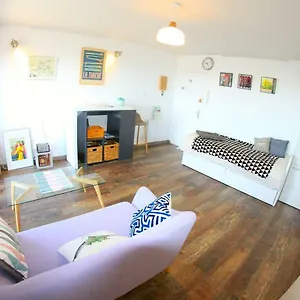 https://grand-studio-vue-mer-douarnenez.inbrittany.com
